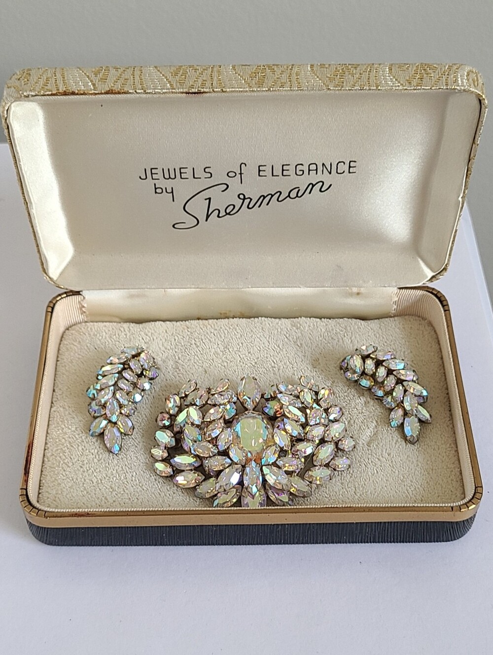 Vintage Sherman Aurora Borealis Crystal Leaf Boxed Clip On Earrings Brooch Set